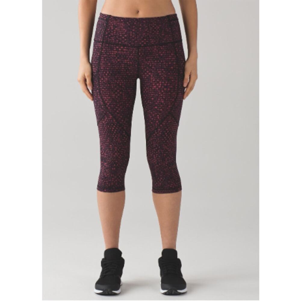 LULULEMON Outrun 17" Crop in Shatter Weave Dust Coral Plum / Black // 4
